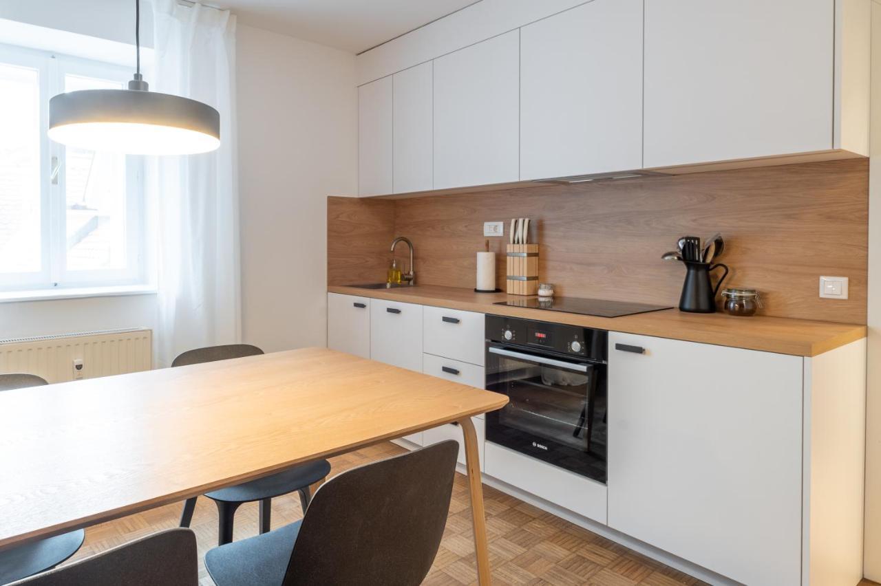 Strict City Apartments Ljubljana Luaran gambar