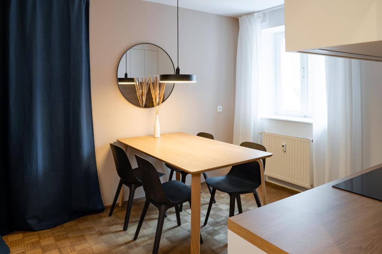 Strict City Apartments Ljubljana Luaran gambar